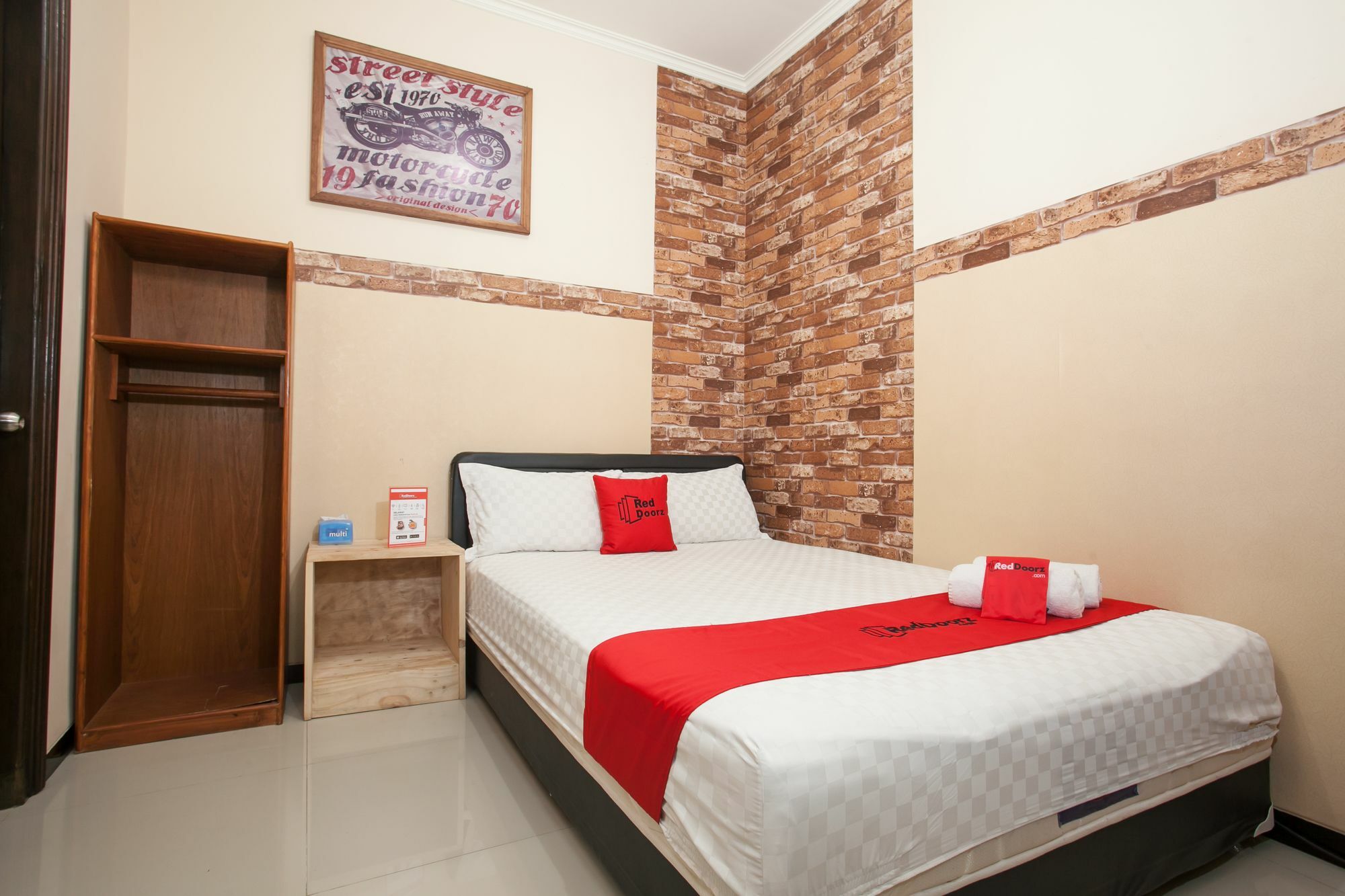 Hotel RedDoorz near Stasiun Kota Baru Malang Zewnętrze zdjęcie