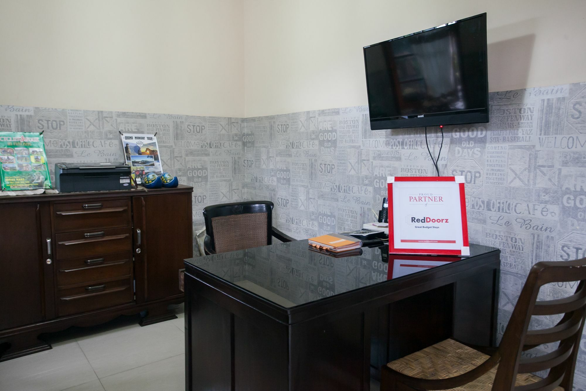 Hotel RedDoorz near Stasiun Kota Baru Malang Zewnętrze zdjęcie