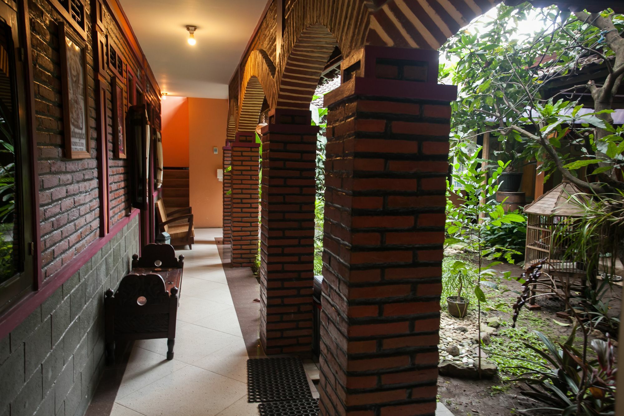 Hotel RedDoorz near Stasiun Kota Baru Malang Zewnętrze zdjęcie
