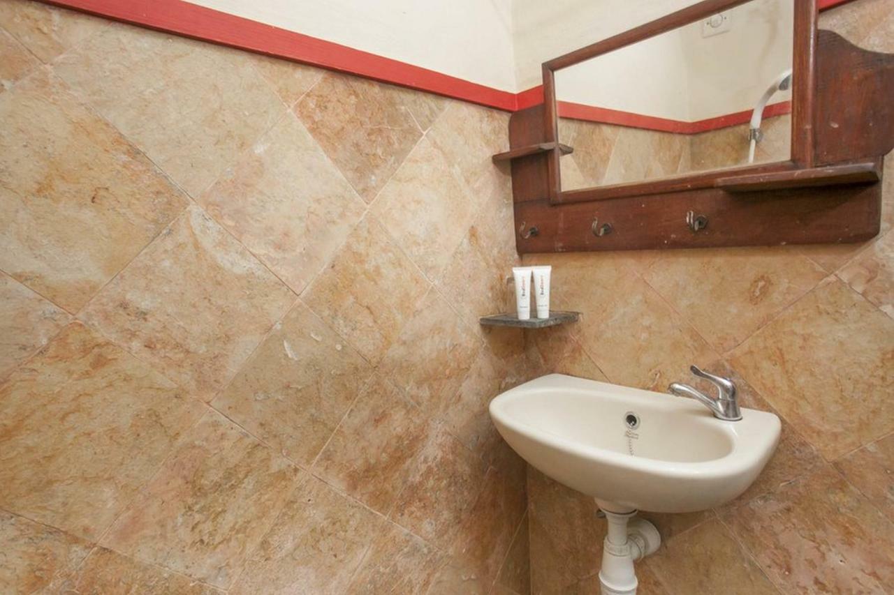 Hotel RedDoorz near Stasiun Kota Baru Malang Zewnętrze zdjęcie